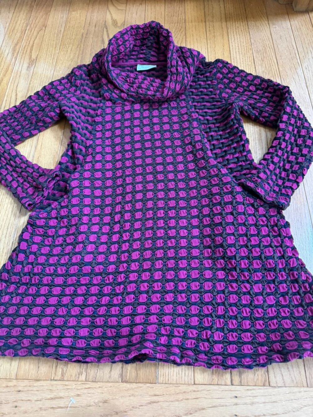 Komil • Textured Cotton Cowl‑Neck Tunic • Burgundy/Black/Pink • Art‑to‑Wear • XS